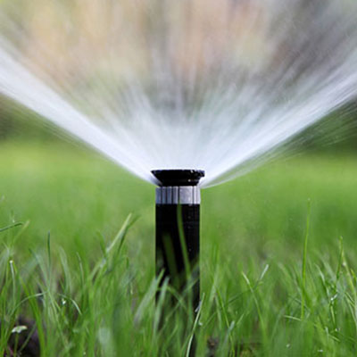 Accesorios de riego en Viveros Gómez